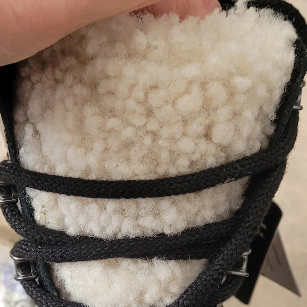 ๐คSOLD๐คSorel Lennox Shearling-Trimmed Patent Leather Combat Boots - Picture 8 of 10